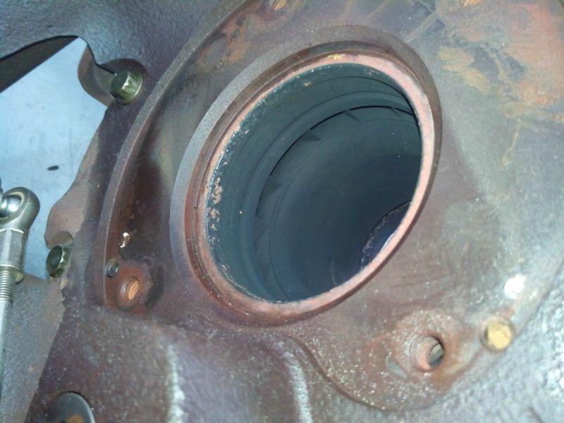 Сложный механизм управляющей геометрии John Deere